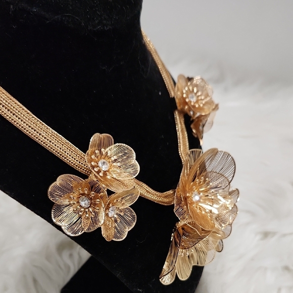 💛🔹️Piper K🔹️  Gold 17" Blossoms Elegant Gold Floral Necklace - Picture 5 of 6